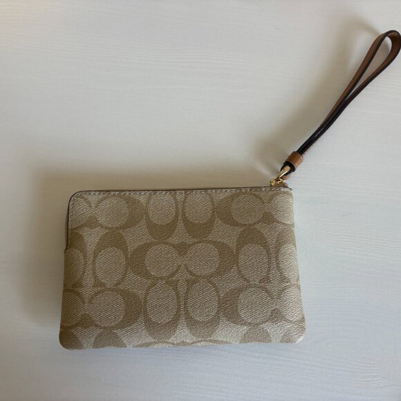 Coach Zip Wristlet - Picture 4 of 5